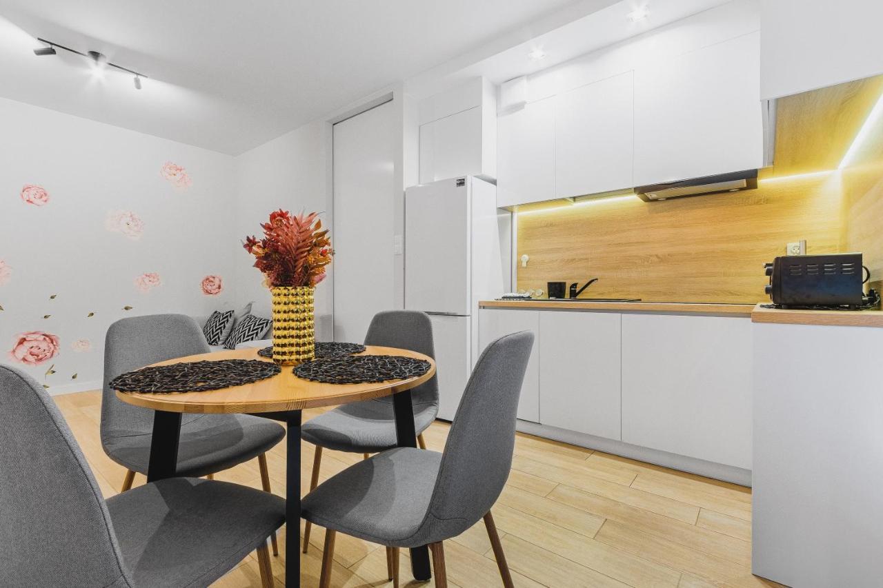 Floris Apartment Лодзь Екстер'єр фото